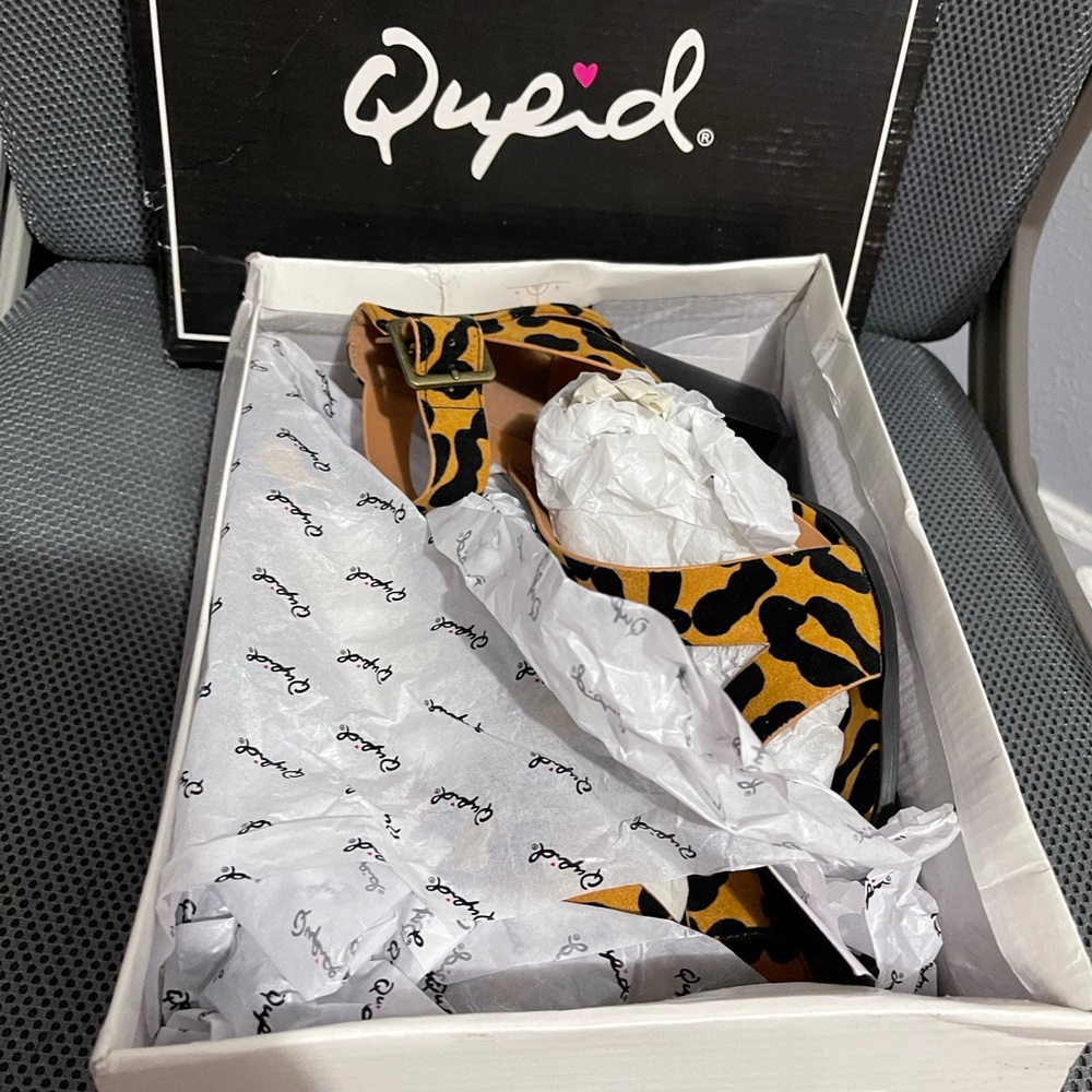 Qupid brand cheetah print strappy block heels. - Picture 3 of 12